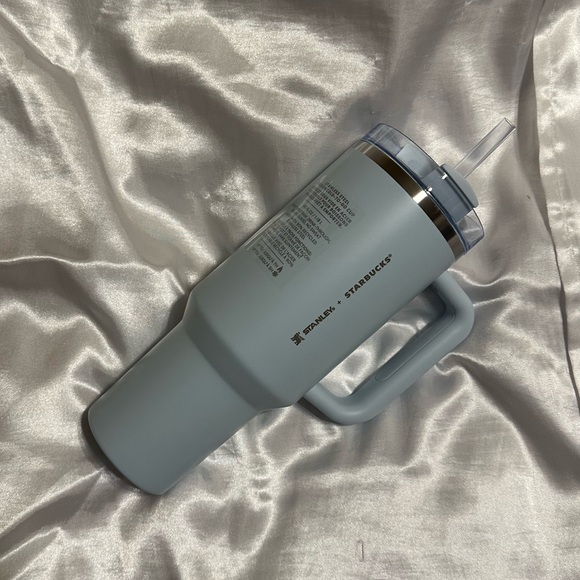 Stanley x Starbucks Spring 2024 blue 40oz cup - Picture 3 of 6